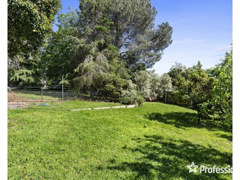 6 Anzac Avenue, Yarra Glen VIC 3775