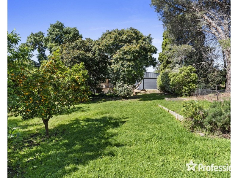 6 Anzac Avenue, Yarra Glen VIC 3775