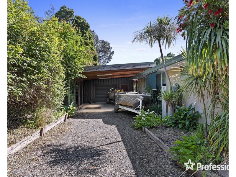 6 Anzac Avenue, Yarra Glen VIC 3775