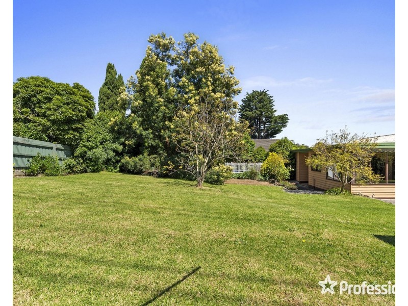 21 Heatherbrae Avenue West, Ringwood VIC 3134