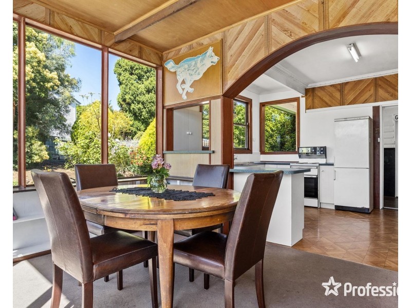 21 Heatherbrae Avenue West, Ringwood VIC 3134