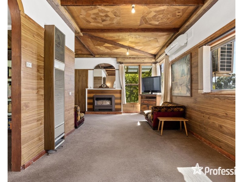 21 Heatherbrae Avenue West, Ringwood VIC 3134