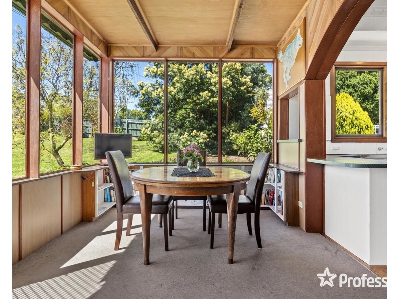 21 Heatherbrae Avenue West, Ringwood VIC 3134