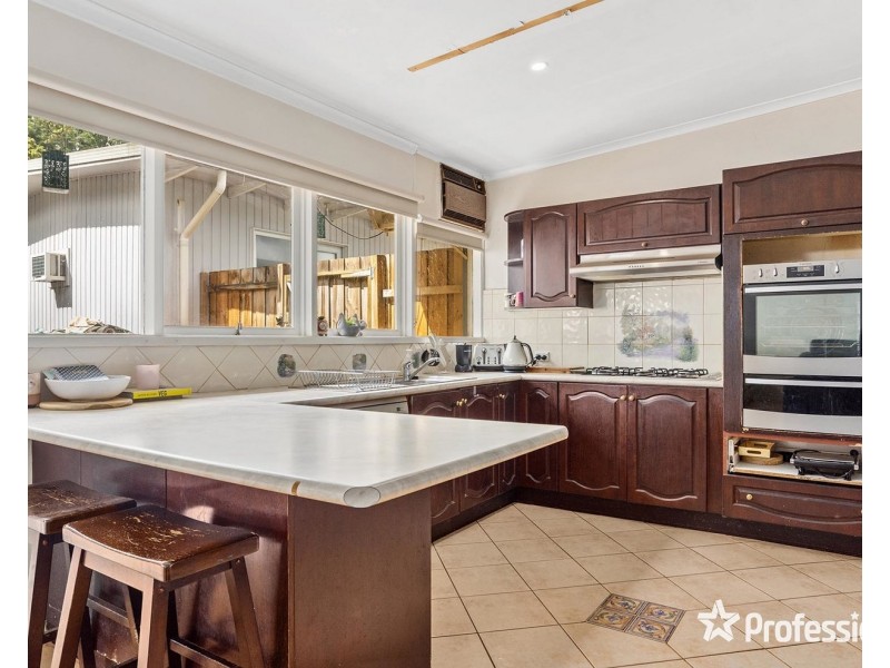 6 Kingswood Drive, Chirnside Park VIC 3116