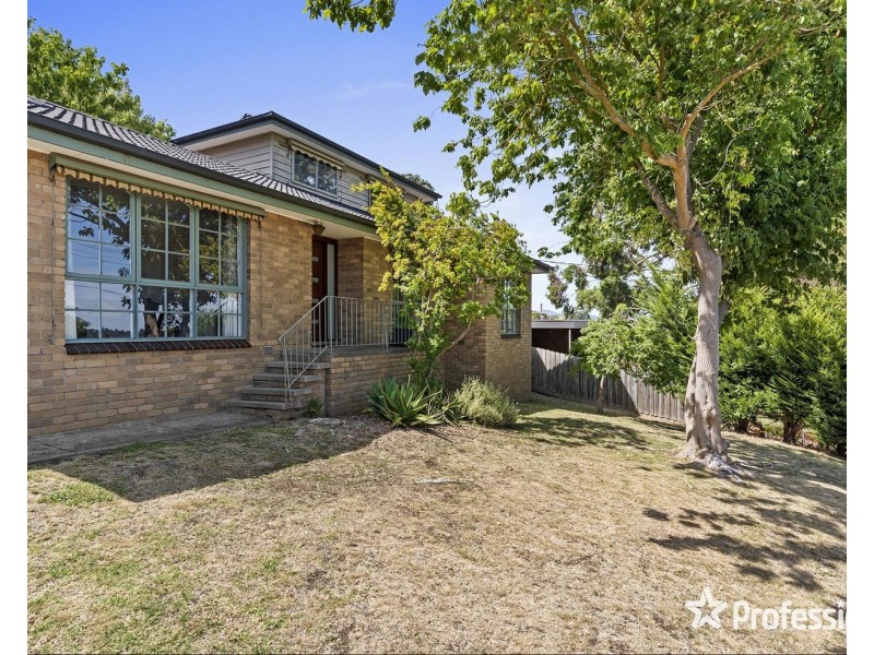 6  Parry Drive, Mooroolbark VIC 3138