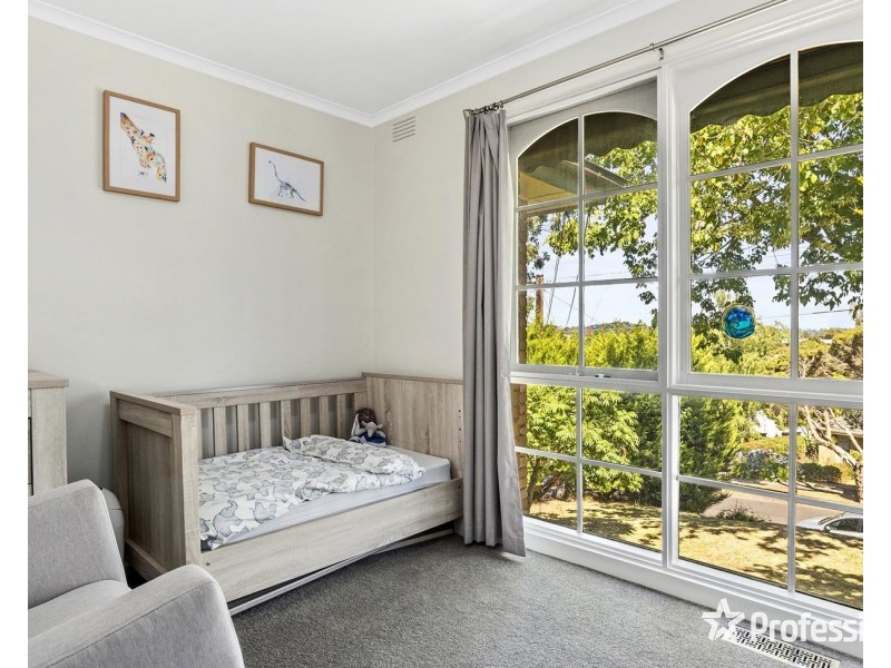 6  Parry Drive, Mooroolbark VIC 3138