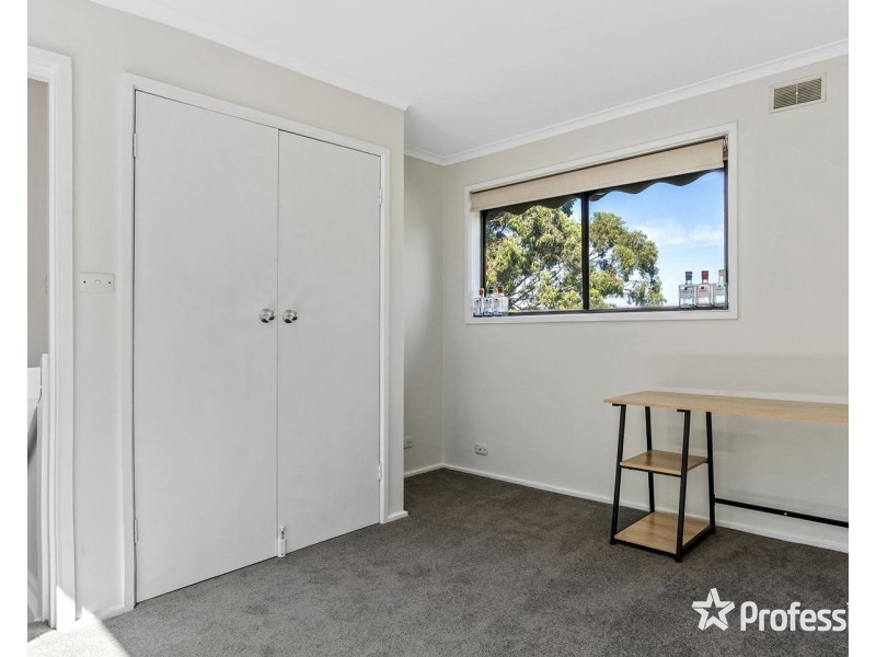 6  Parry Drive, Mooroolbark VIC 3138
