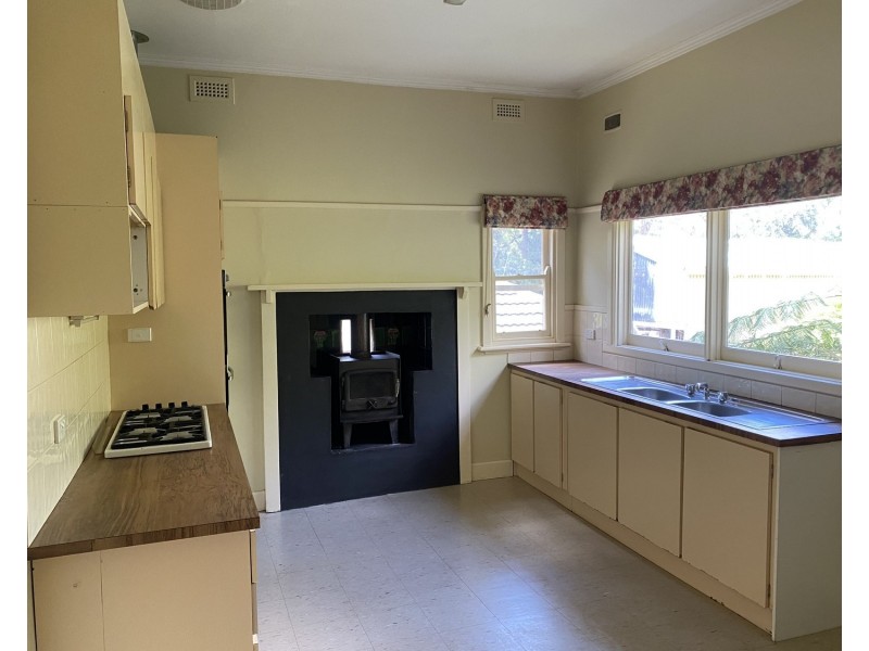 10 Monbulk Road, Mount Evelyn VIC 3796