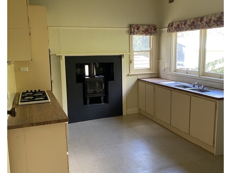 10 Monbulk Road, Mount Evelyn VIC 3796