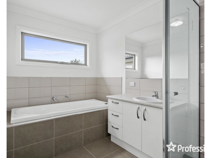 63a Lancaster Road, Mooroolbark VIC 3138
