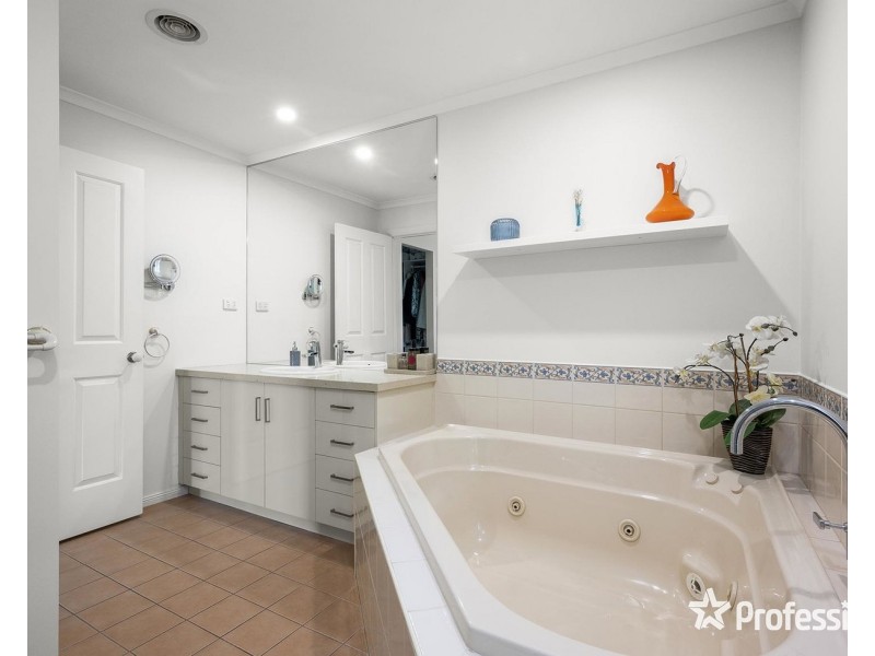 46 Clearwater Drive, Lilydale VIC 3140