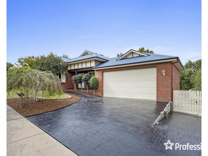 15 Shadi Rise, Yarra Glen VIC 3775