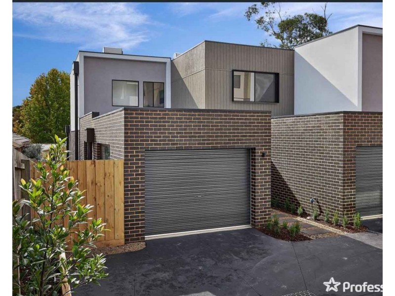 1 De Martini Place, Mooroolbark VIC 3138