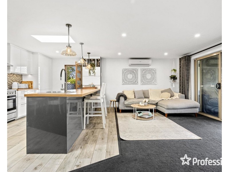 24 Edward Road, Chirnside Park VIC 3116