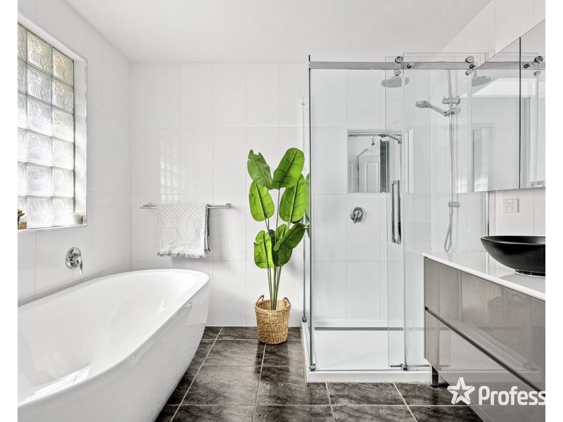 24 Edward Road, Chirnside Park VIC 3116