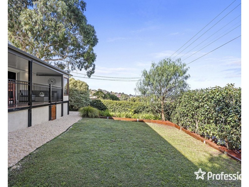 24 Edward Road, Chirnside Park VIC 3116