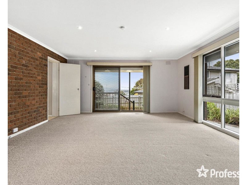 6 Cumberland Crescent, Chirnside Park VIC 3116