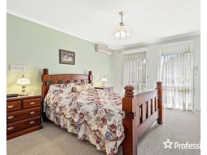 6 Cumberland Crescent, Chirnside Park VIC 3116