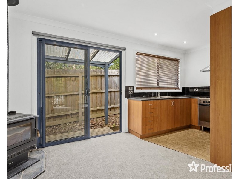 9A Edmond Crescent, Wandin North VIC 3139