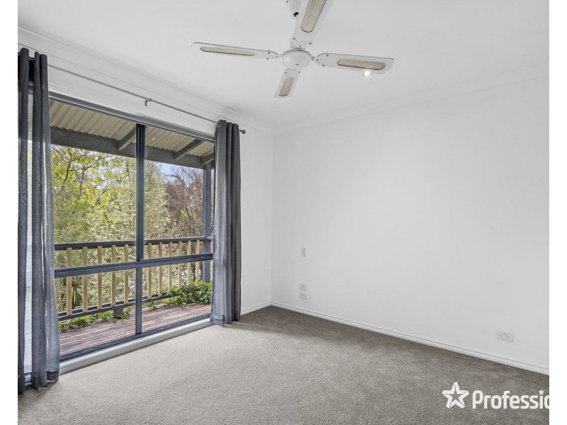 9A Edmond Crescent, Wandin North VIC 3139