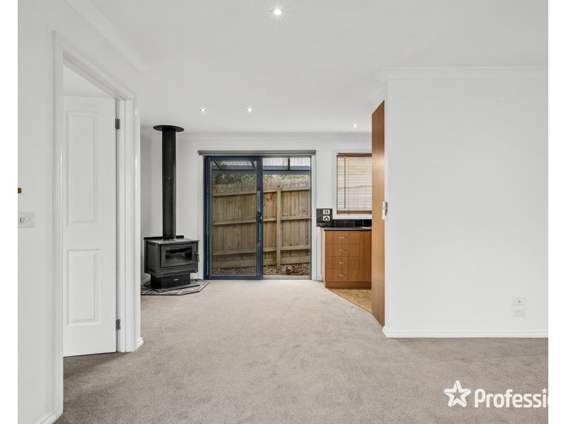 9A Edmond Crescent, Wandin North VIC 3139