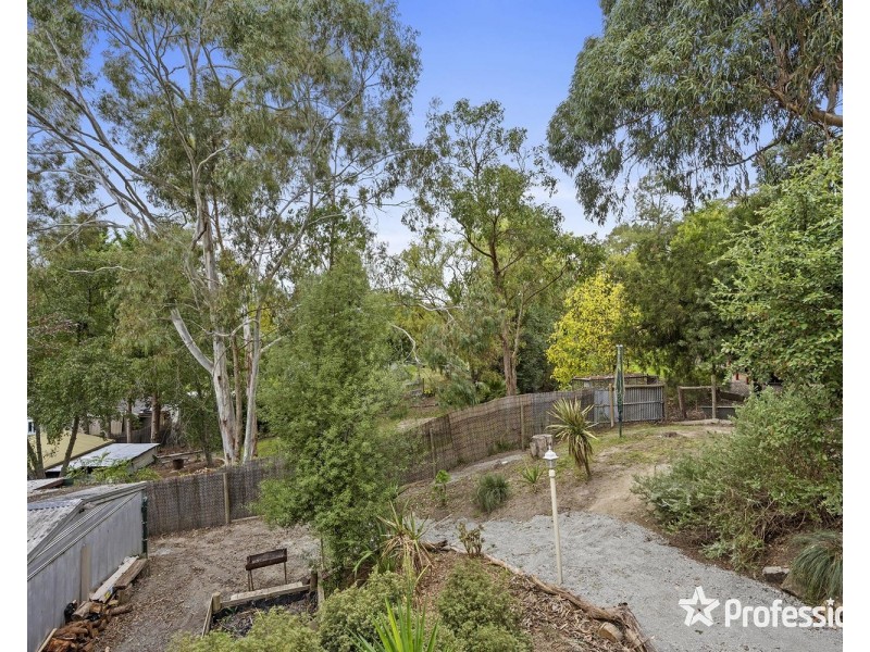 9A Edmond Crescent, Wandin North VIC 3139