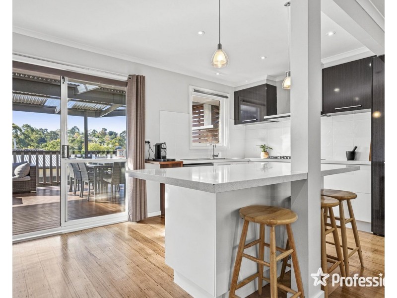 23 Sheldon Avenue, Mooroolbark VIC 3138