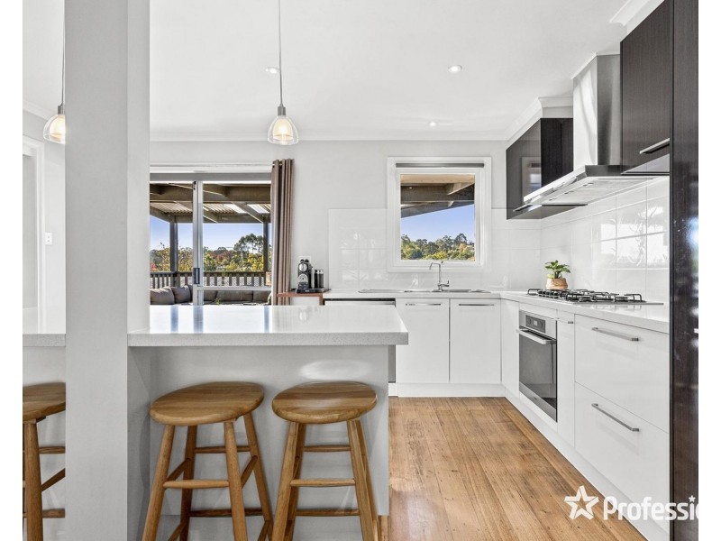 23 Sheldon Avenue, Mooroolbark VIC 3138