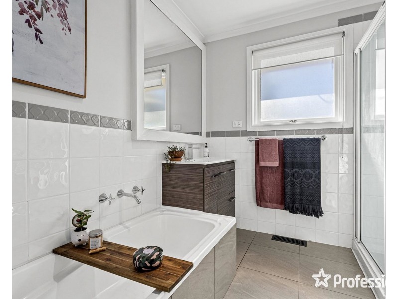 23 Sheldon Avenue, Mooroolbark VIC 3138