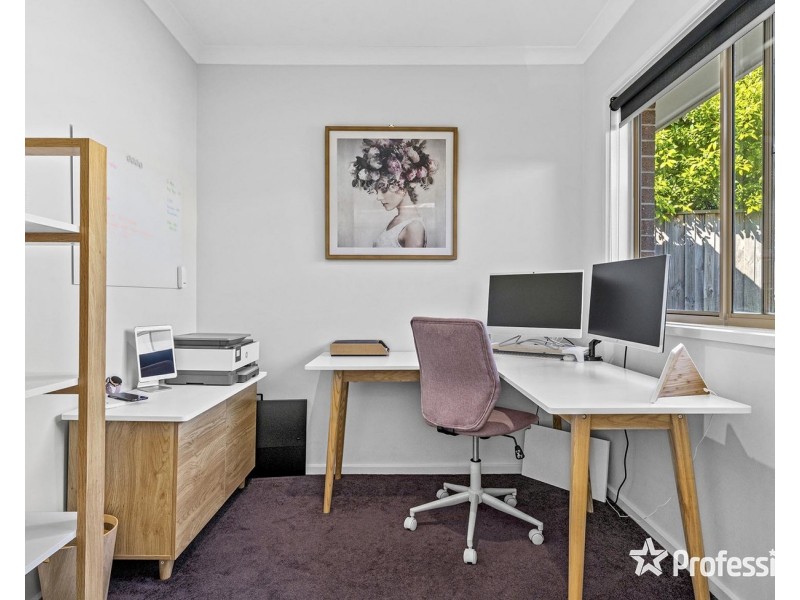 8 Knight Way, Chirnside Park VIC 3116