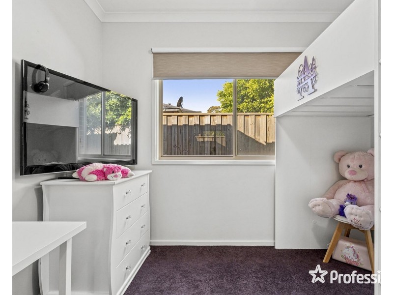 8 Knight Way, Chirnside Park VIC 3116