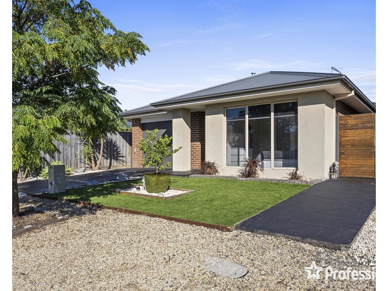 8 Knight Way, Chirnside Park VIC 3116