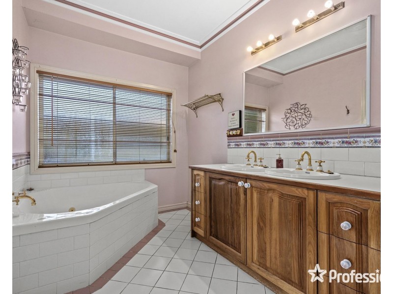 12 Kenthurst Court, Lilydale VIC 3140