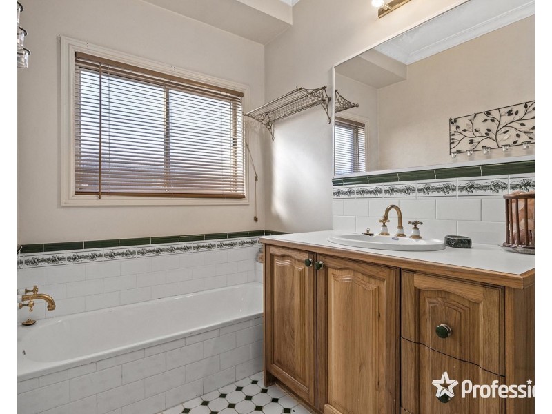 12 Kenthurst Court, Lilydale VIC 3140