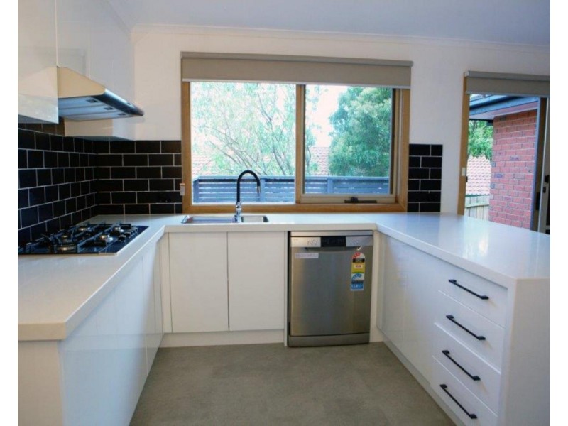 142 Nangathan Way, Croydon North VIC 3136