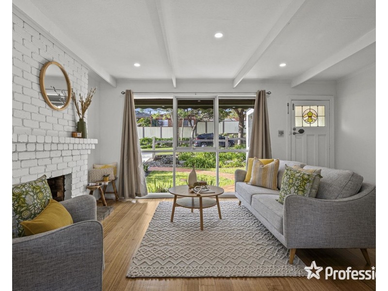 16 Swinburne Avenue, Mooroolbark VIC 3138