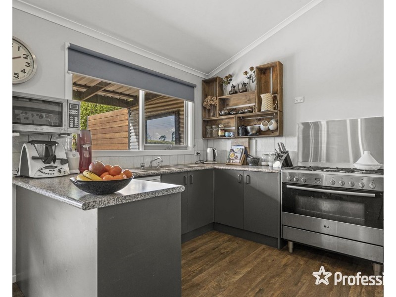 15 Irvine Street, Mount Evelyn VIC 3796