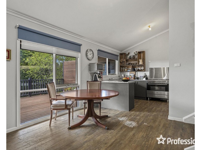 15 Irvine Street, Mount Evelyn VIC 3796