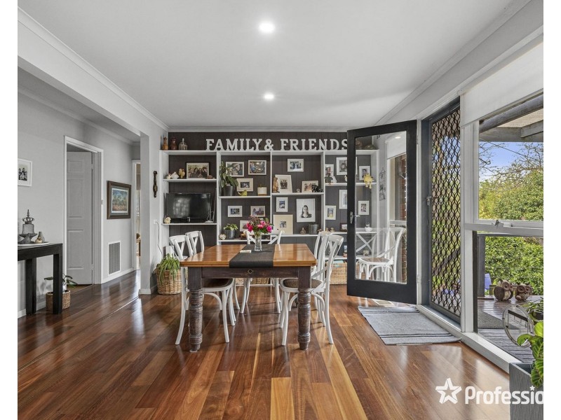 56 Struan Avenue, Mooroolbark VIC 3138