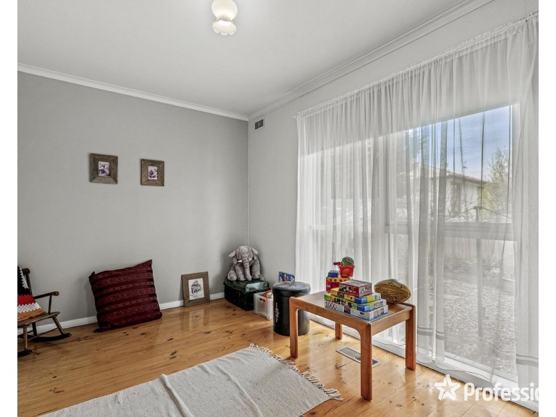 56 Struan Avenue, Mooroolbark VIC 3138
