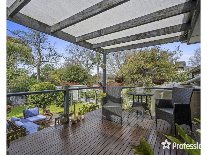 56 Struan Avenue, Mooroolbark VIC 3138