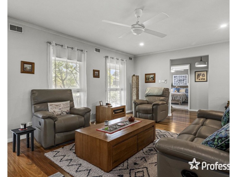 56 Struan Avenue, Mooroolbark VIC 3138