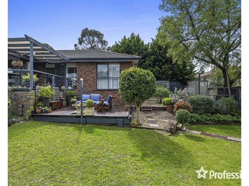 56 Struan Avenue, Mooroolbark VIC 3138