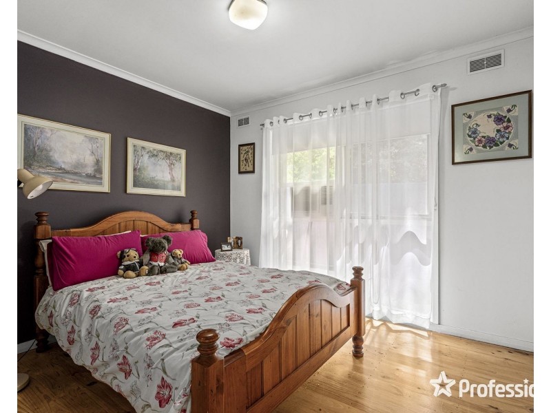 56 Struan Avenue, Mooroolbark VIC 3138