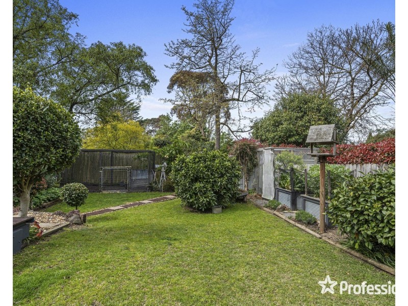 56 Struan Avenue, Mooroolbark VIC 3138