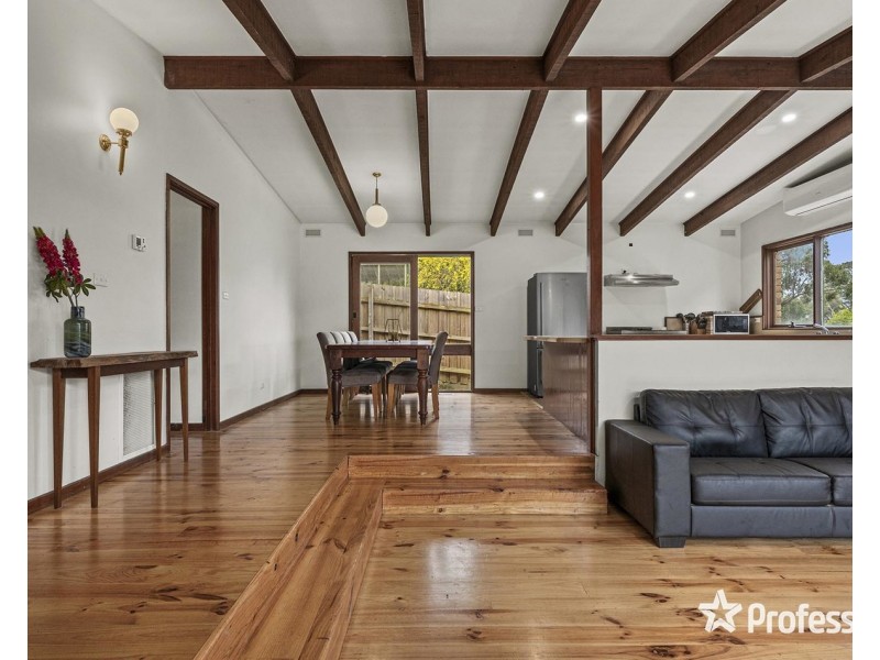 12 Birdwood Avenue, Healesville VIC 3777