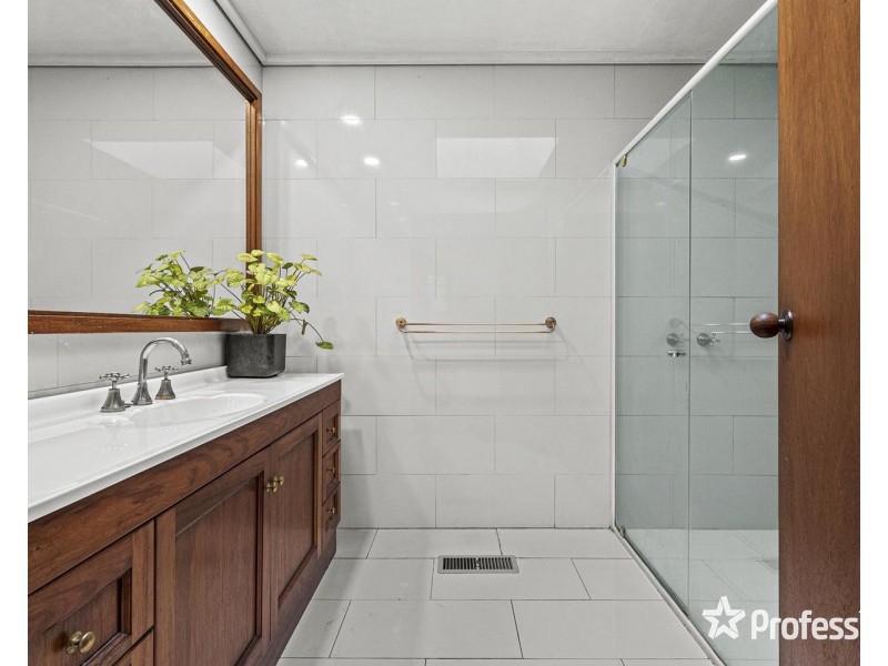 12 Birdwood Avenue, Healesville VIC 3777