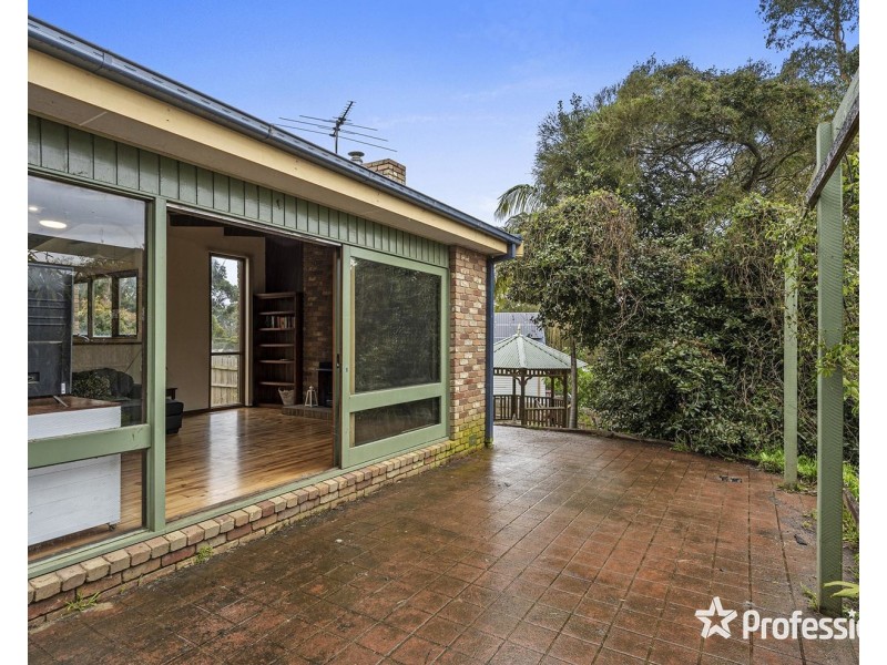 12 Birdwood Avenue, Healesville VIC 3777