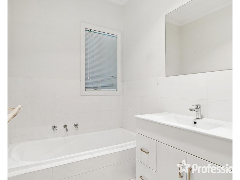 31a Songbird Avenue, Chirnside Park VIC 3116