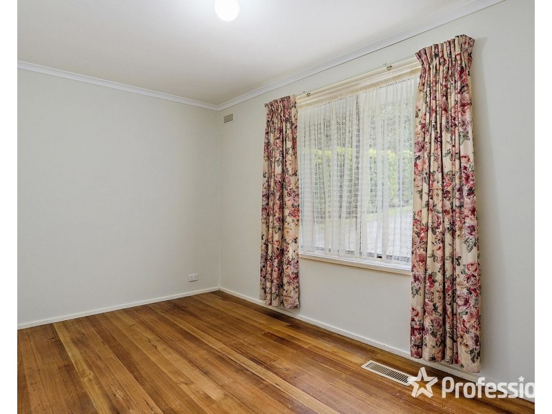 4 Priestley Crescent, Mount Evelyn VIC 3796